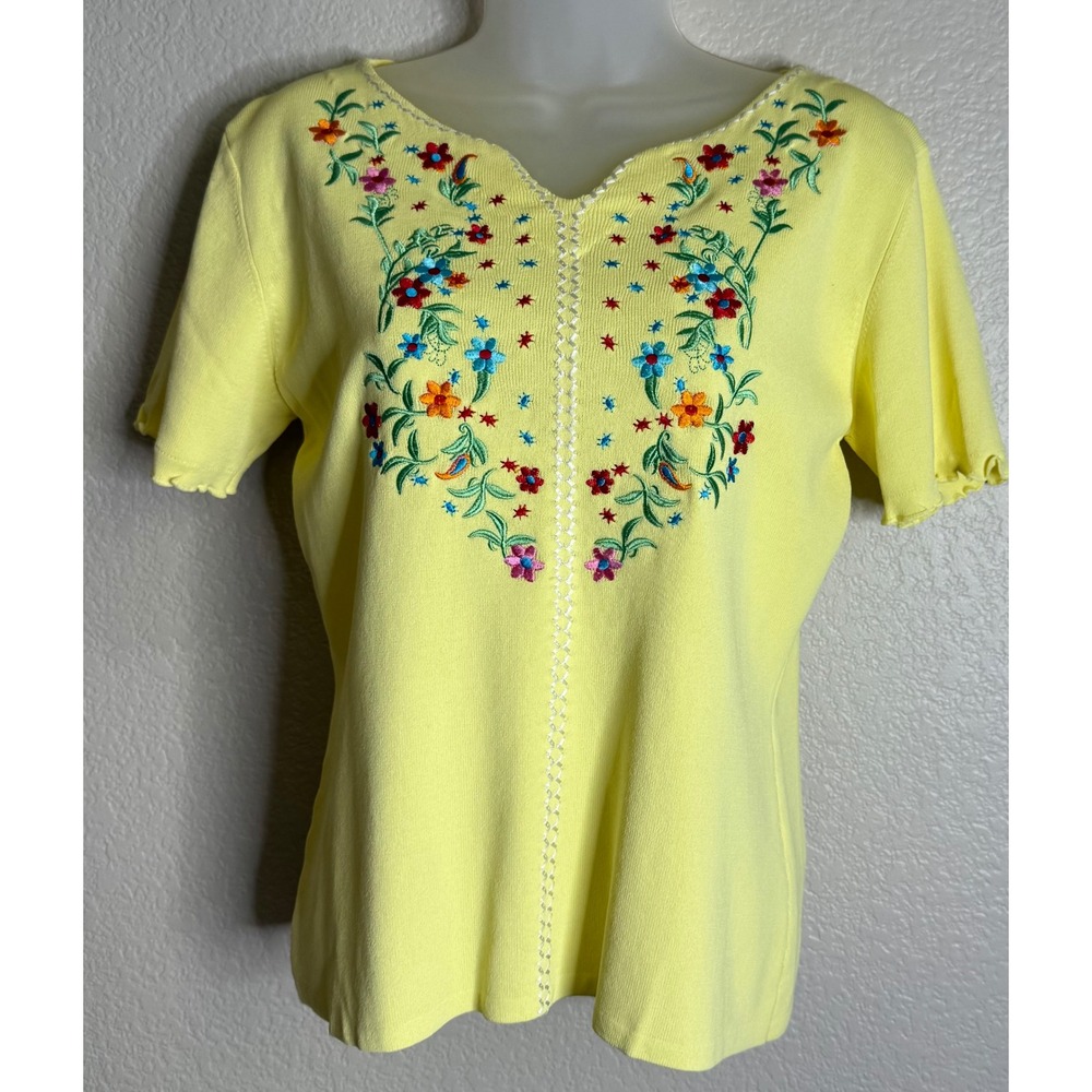 Joseph A  XL (M/S) Sweater Top Yellow Floral Embroidered Short Sleeve V Neck